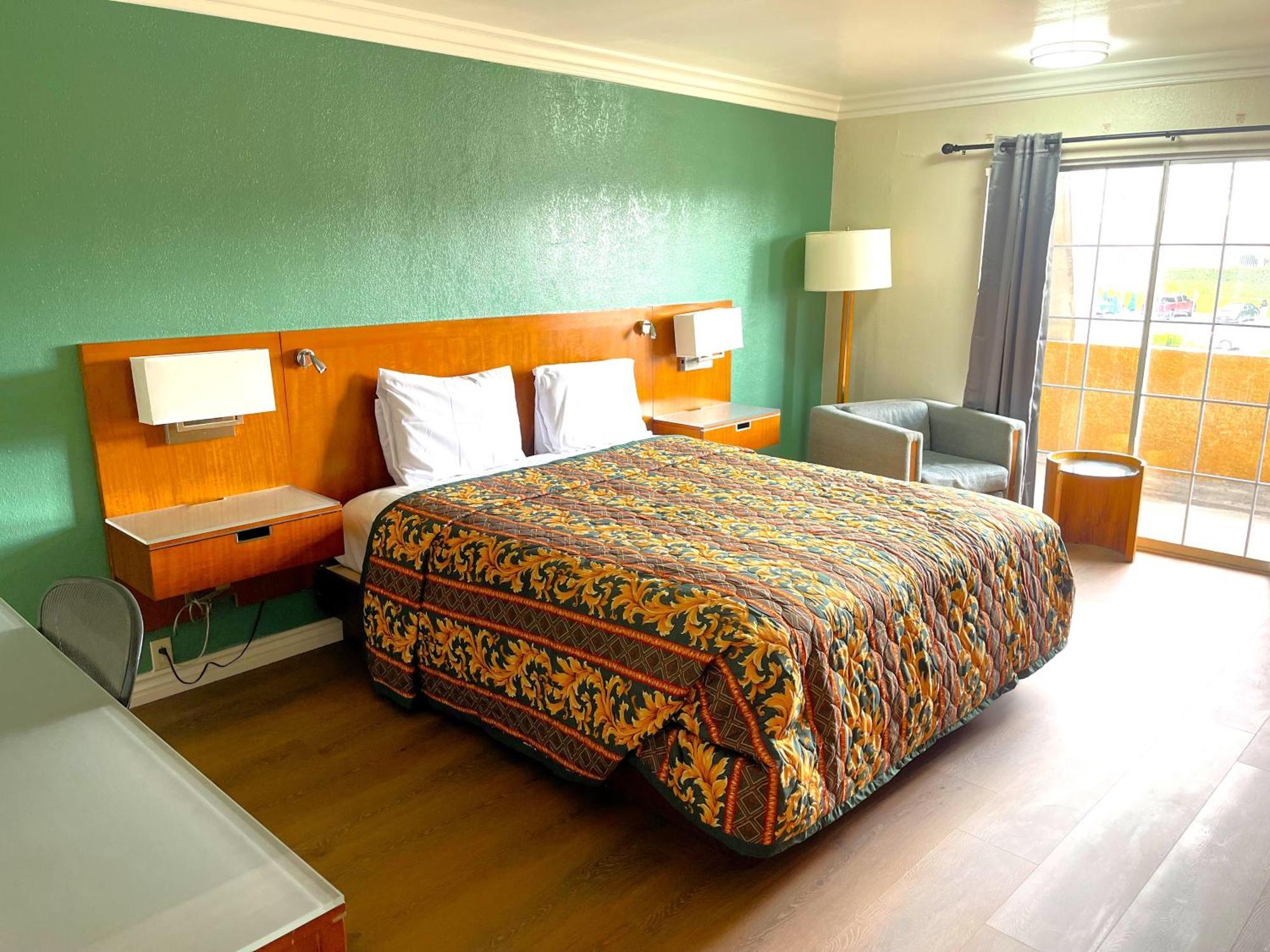 Relax Inn Los Angeles Exterior photo